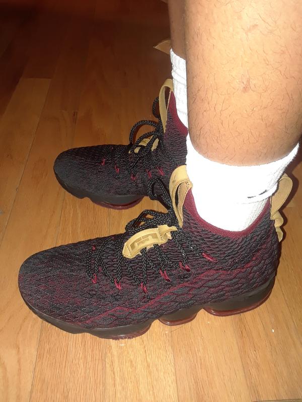 lebron 15 maroon