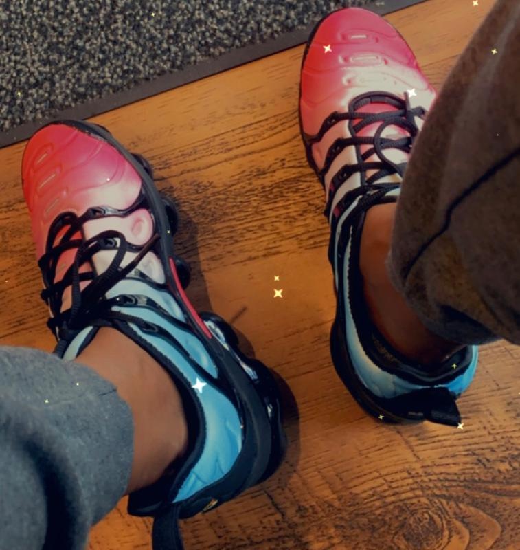 nike air vapormax plus pink and black