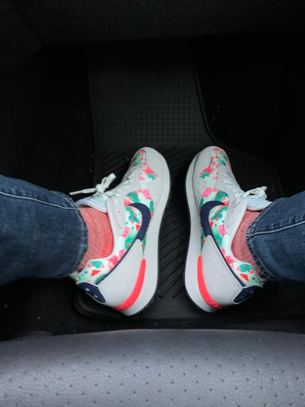 nike women's venture runner