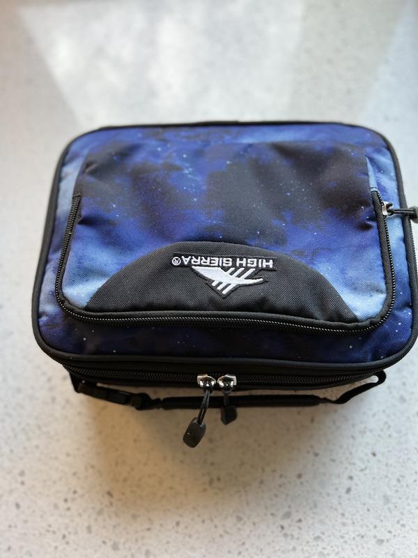 Top view with the Omie zipped up.