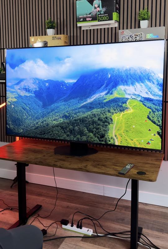 Customer carousel item 8.