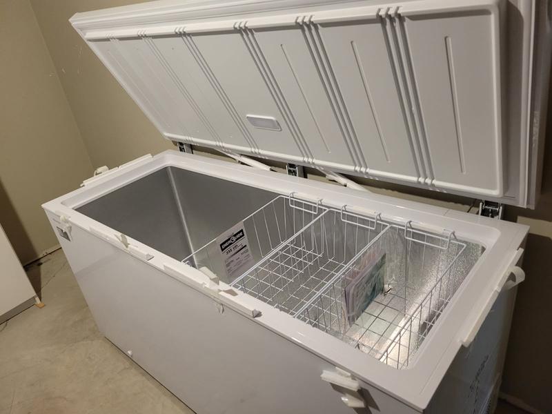 17.7 cu. ft. Convertible Chest Freezer - 66 in Hisense FC18D6CWD