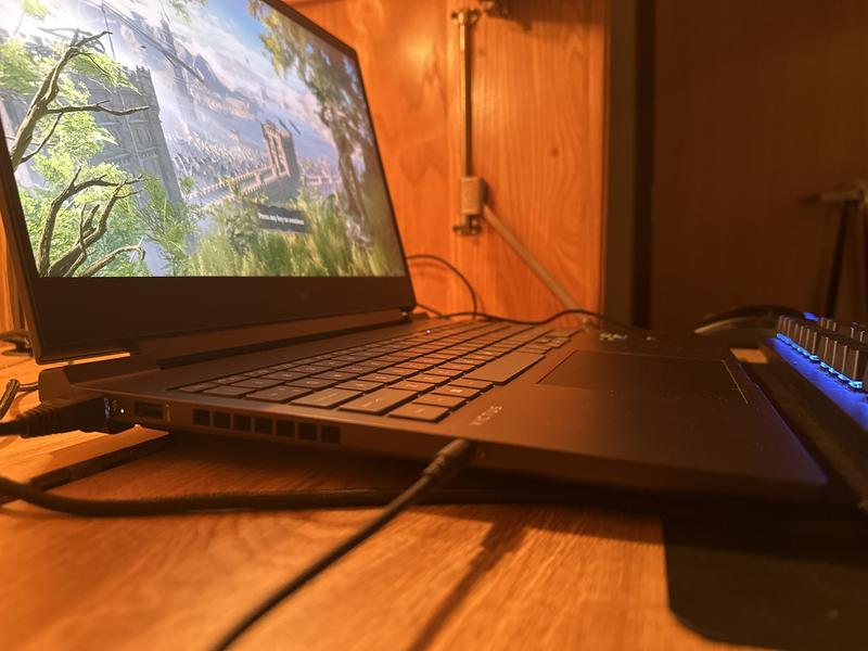 Good Laptop for gaming, designing, or for school.