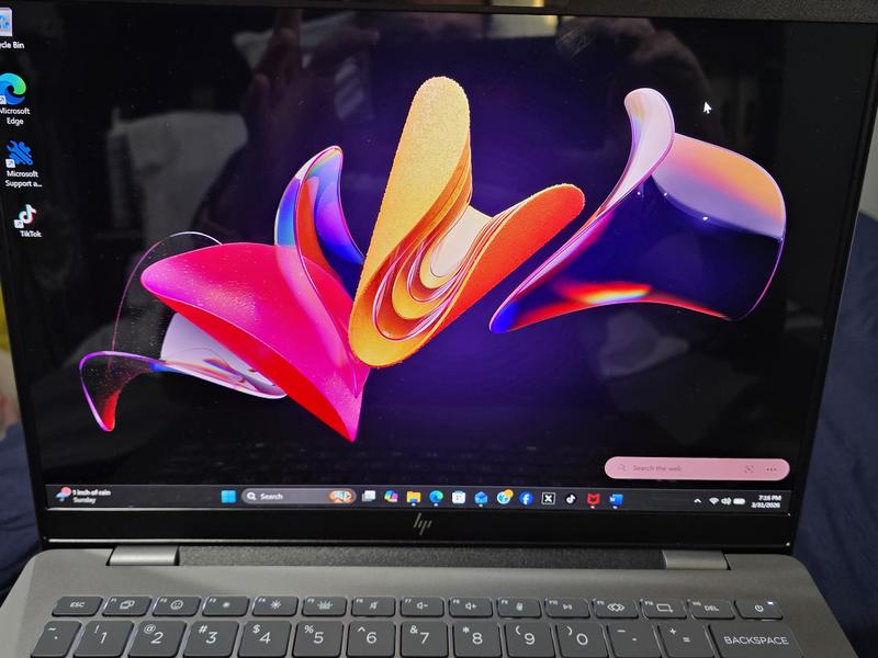 HP Omnibook 7 Laptop Ai 14 美品 HP OmniBook 7 AI 14 inch 14-fr0009TU, Pink - 14