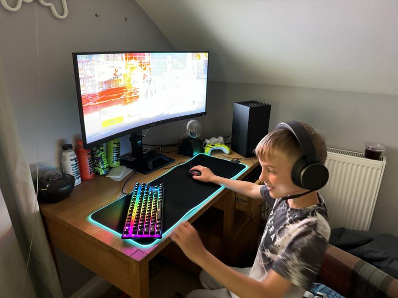 OMEN by HP 34 inch WQHD 165Hz Curved Gaming Monitor - OMEN OMEN by HP 34 inch WQHD 165Hz Curved Gaming Monitor - OMEN