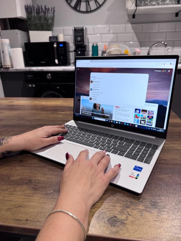 Customer carousel item 6.