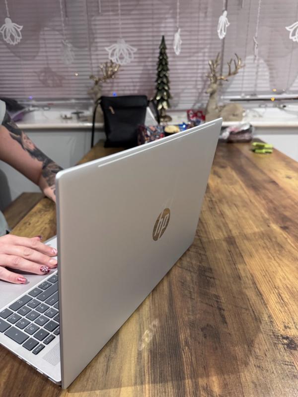 Customer carousel item 4.