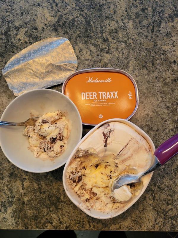Deer Traxx® 48 oz Ice Cream - Hudsonville Ice Cream