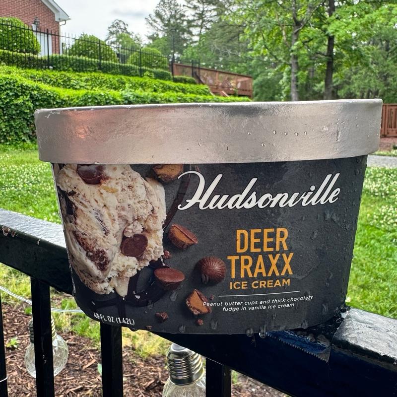 Deer Traxx® 48 oz Ice Cream - Hudsonville Ice Cream