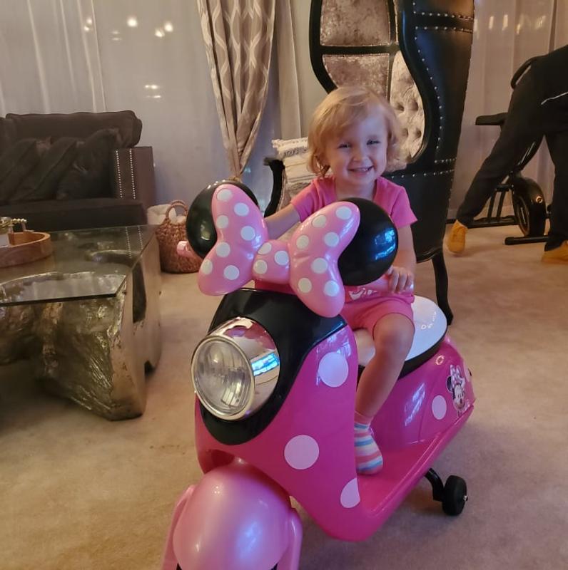 Disney Minnie Mouse Ride-On Scooter, 6V 