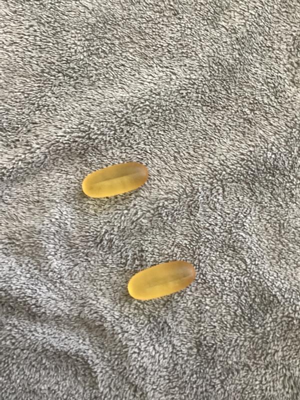 Customer photo for "These pills are big but"