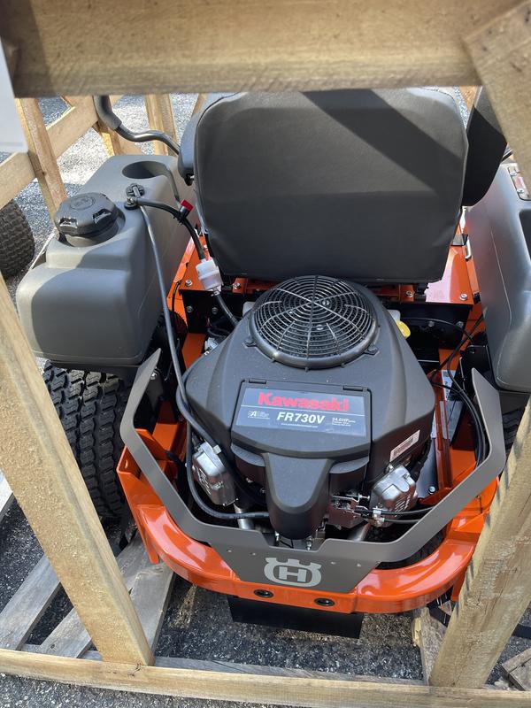 Mao. Husqvarna MZ61 61 in. 24 HP Gas Zero-Turn Mower, Kawasaki