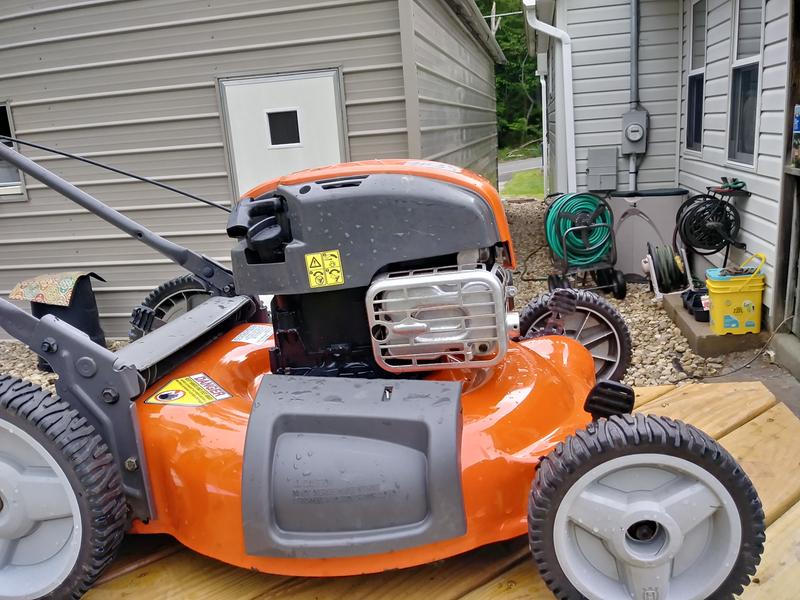 Husqvarna lawn deals mower lc121p