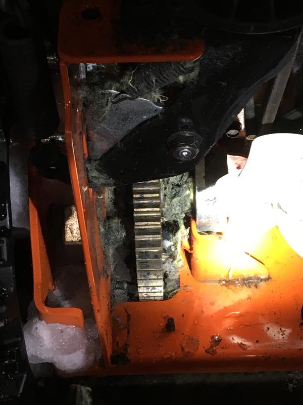 Belt came apart and left felt like material everywhere, this was within the first 2-3 hours of use.