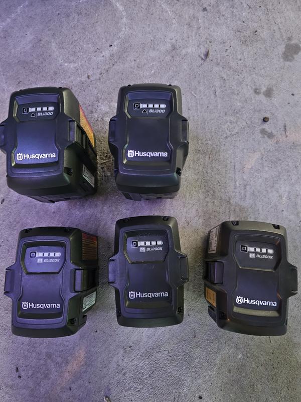 ハスクバーナ】Husqvarna 36Vバッテリー 充電池BLi200 うるさかっ 新品