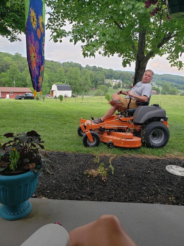 Husqvarna MZ61 61-in 24 -HP V-twin Gas Zero-turn Riding Lawn Mower