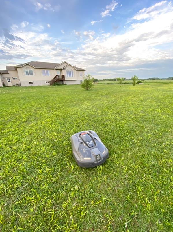 Husqvarna Automower 430XH Robotic Lawn Mower with GPS Assisted Navigation  (1/2 Acre To 1 Acre) in the Robotic Lawn Mowers department at