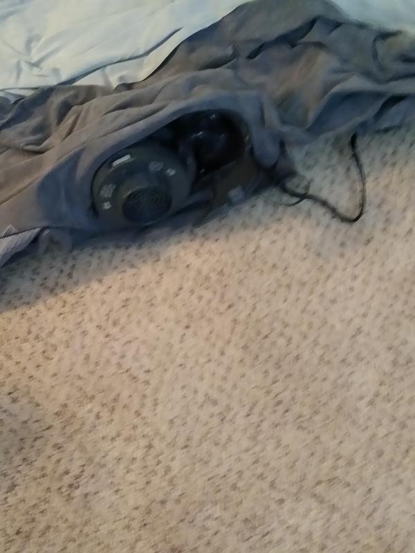 This is the pump, it's turn style knob & plug door on the end of the bed