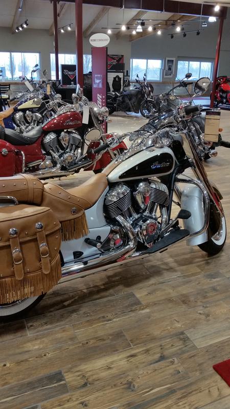Indian- Phares additionnels - Indian Chief Classique & Chief Vintage à  partir de 2014 - Noir- 2880732-266-2880732-266-2880732-266 – Kustom Store  Motorcycles