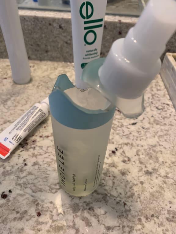 Customer photo for "Best toner but worst bottlea"