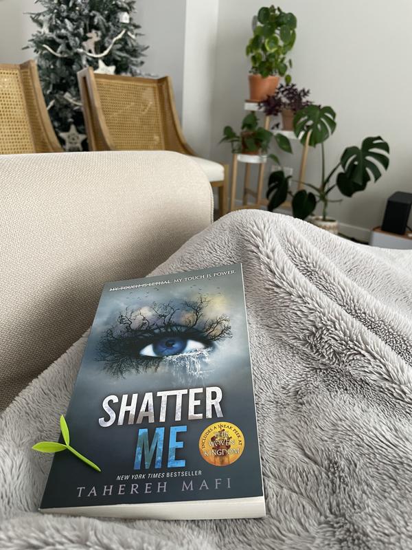 Book Review  Shatter Me – ejstories