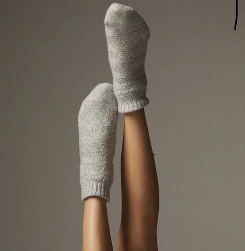 Pointelle Low-Rise Reading Socks™