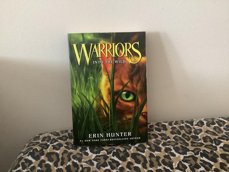 【中古】 WARRIORS #1:INTO THE WILD/HARPERCOLLINS USA/ERIN HUNTER Warriors #1: Into the Wild (Paperback) - Walmart.com