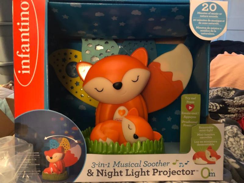 Infantino 3 in 1 musical soother best sale & night light projector