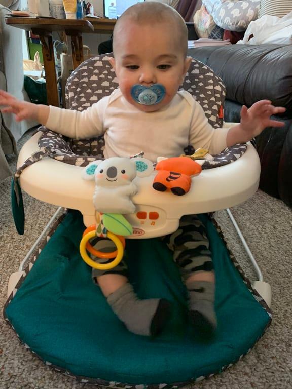 infantino 2 in 1 bouncer and activity seat instructions