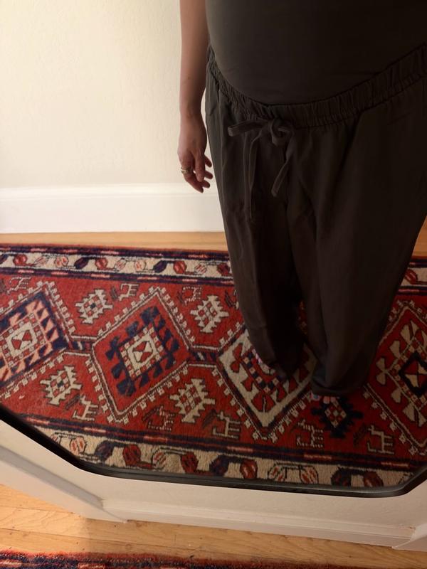 Customer photo for "Breathable and flowy perfect pants"
