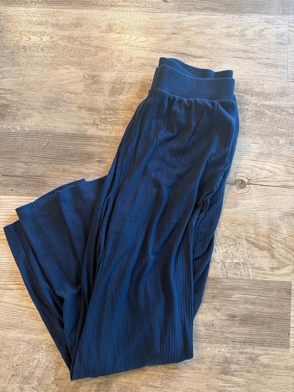 Customer photo for "Softest pants I own!"