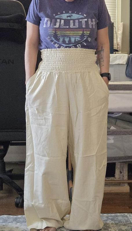 Customer photo for "Summer look pants."