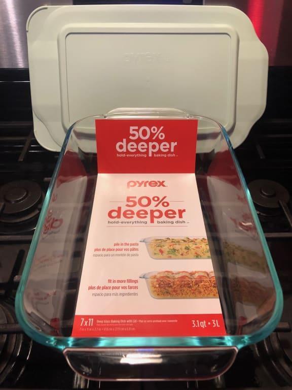 Pyrex Deep Dish Baking Pan with Lid - Sage, 8 x 8 in - Fry's Food