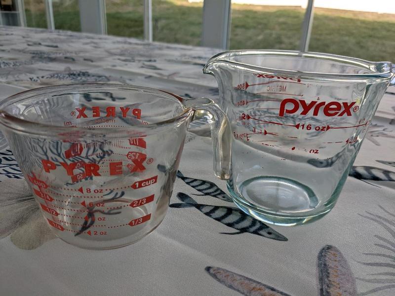 2 Cup Pyrex Measuring Cup J Handle with Red Lettering