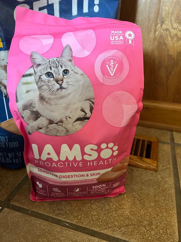 Iams proactive health sensitive skin and stomach reviews best sale