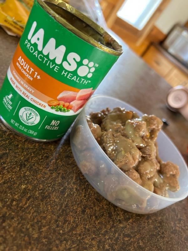 IAMS ADULT CHICKEN CHUNKS IN GRAVY