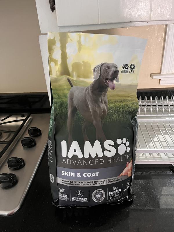 IAMS Advanced Health SKIN COAT Chicken and Salmon Recipe Adult