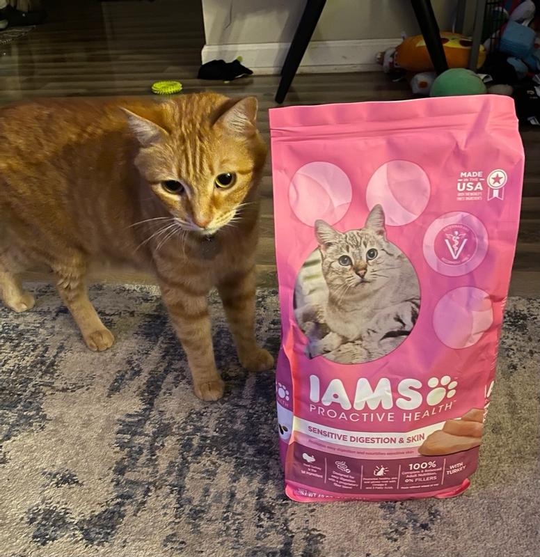 Iams cat hotsell food sensitive stomach