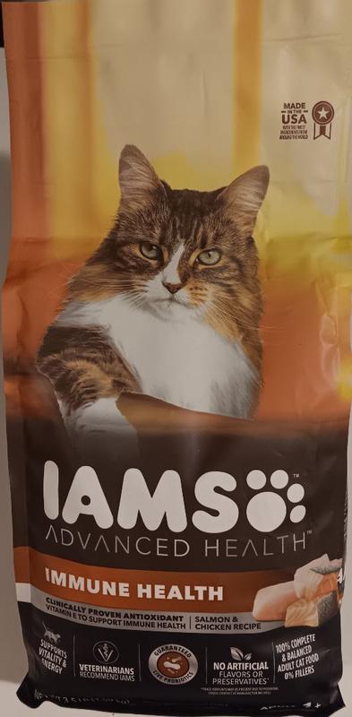 IAMS ADVANCED HEALTH DRY CAT IMMUNE HEALTH SALMON AND CHICKEN