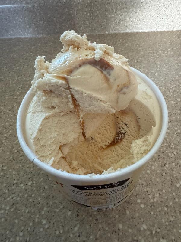アールイーークリーム Caramel Delight Light Ice Cream | Edy's® Slow Churned®