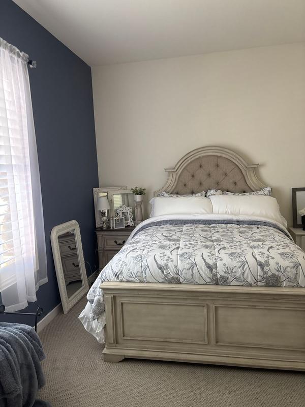 Customer carousel item 3.