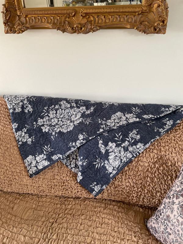 Customer carousel item 3.