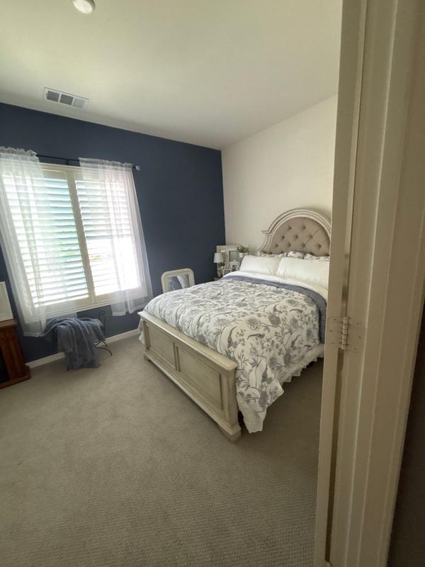 Customer carousel item 1.