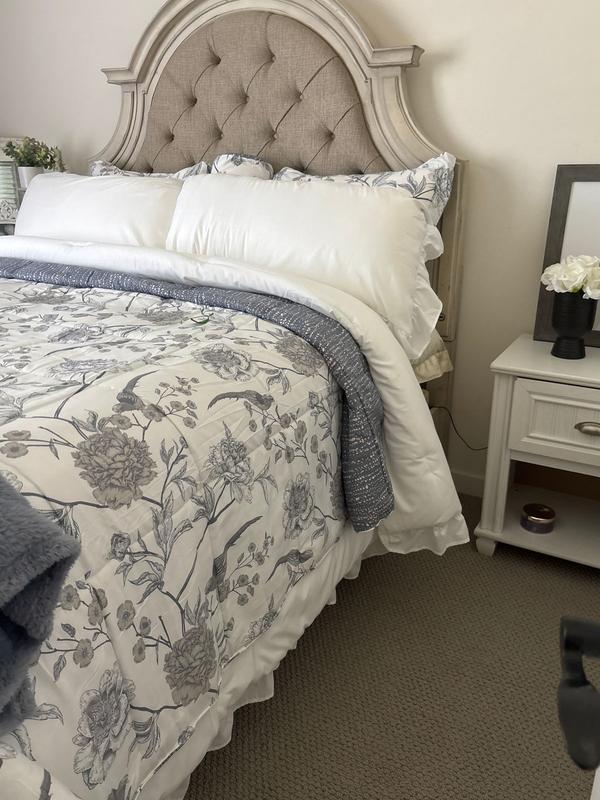 Customer carousel item 4.