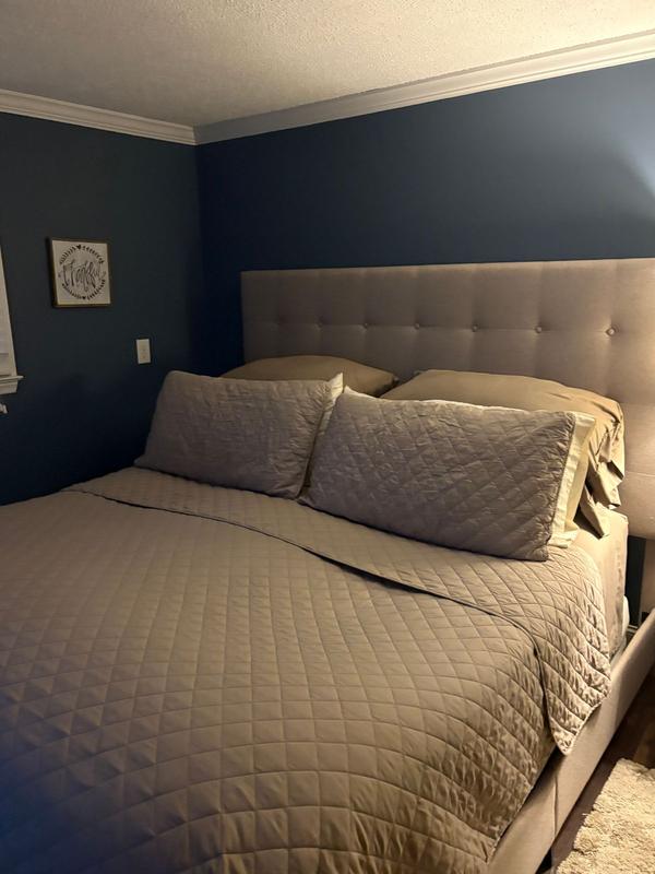 Customer carousel item 3.