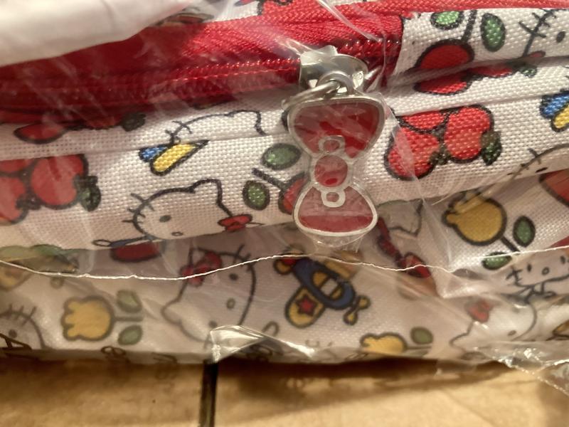 💗NEW! Igloo x Hello Kitty Luxe Crossbody Cooler Bag