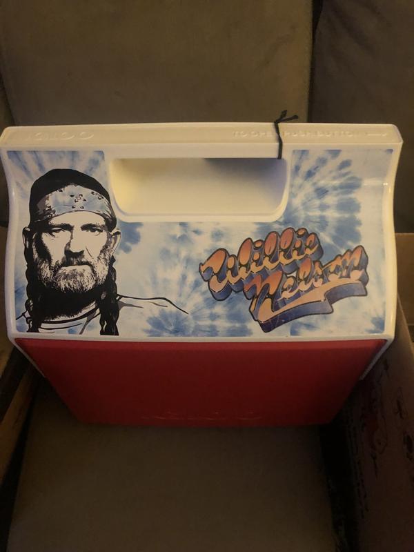 Willie Nelson Igloo Cooler Collection: Shop Americana Playmate Collab –  Rolling Stone