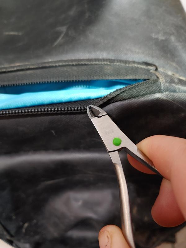 Cutting all the zipper teeth off