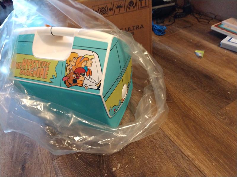 Igloo 16 Quart Limited Edition Scooby Doo Mystery Machine Portable Lunchbox  Playmate Elite Cooler Ice Box, Large (48858) 