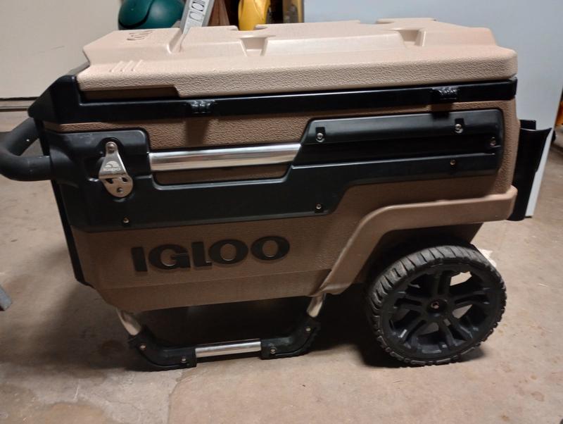 Igloo Coolers | Rod Holder For Trailmate Coolers-Black
